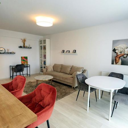 Mmc Apartament Appartamento Braşov Esterno foto