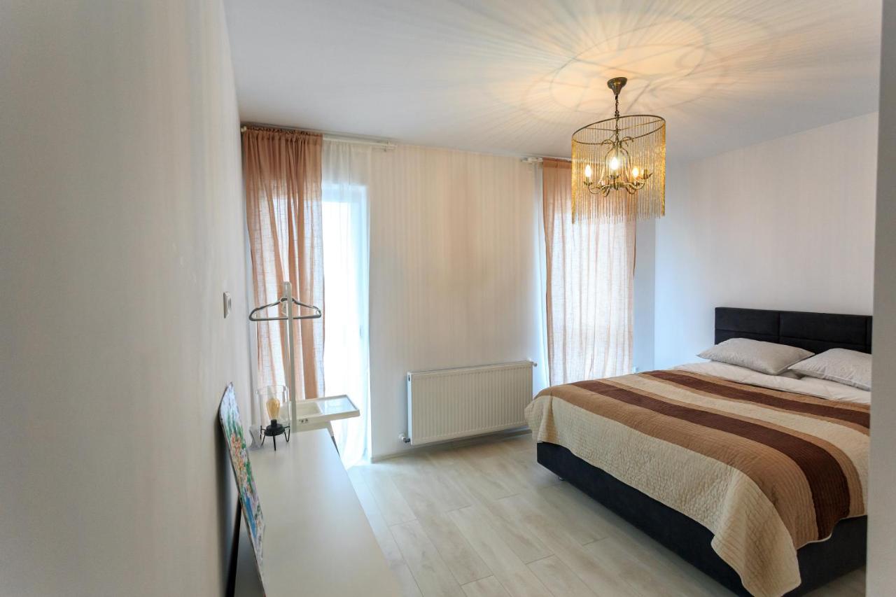 Mmc Apartament Appartamento Braşov Esterno foto