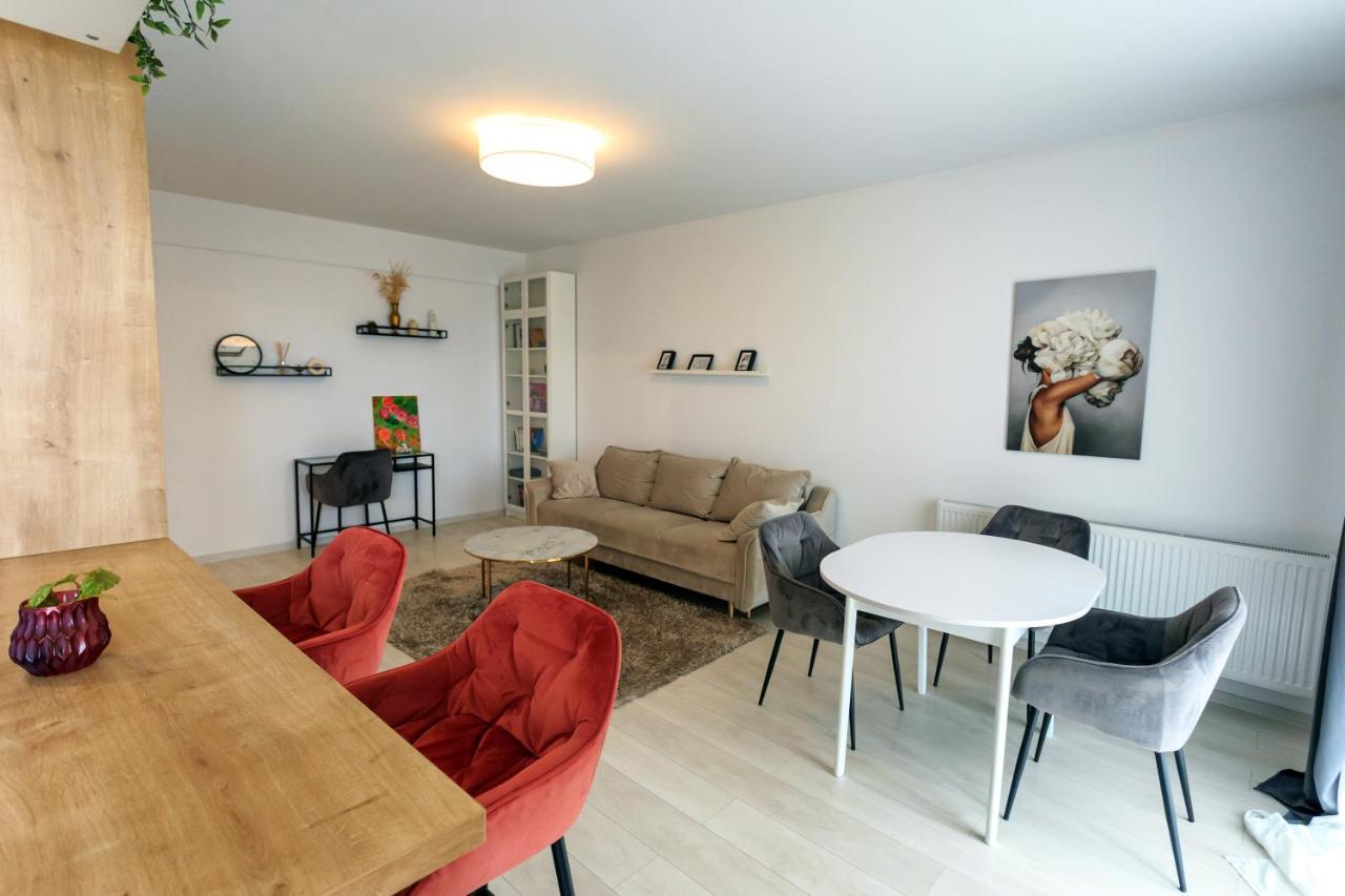 Mmc Apartament Appartamento Braşov Esterno foto